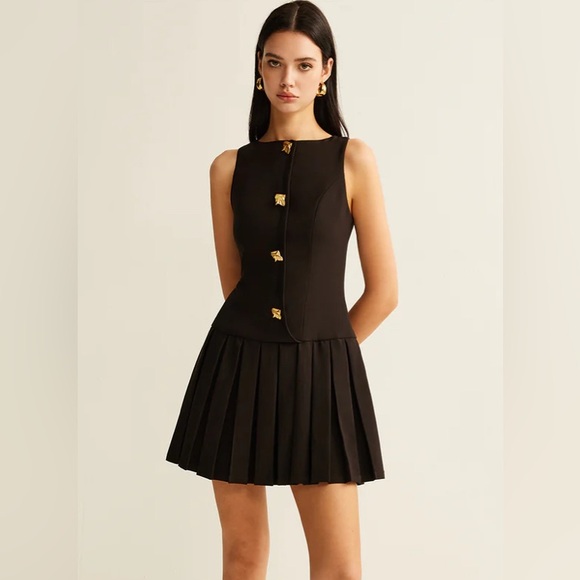 Commense Dresses & Skirts - Commense metal button pleated tank dress